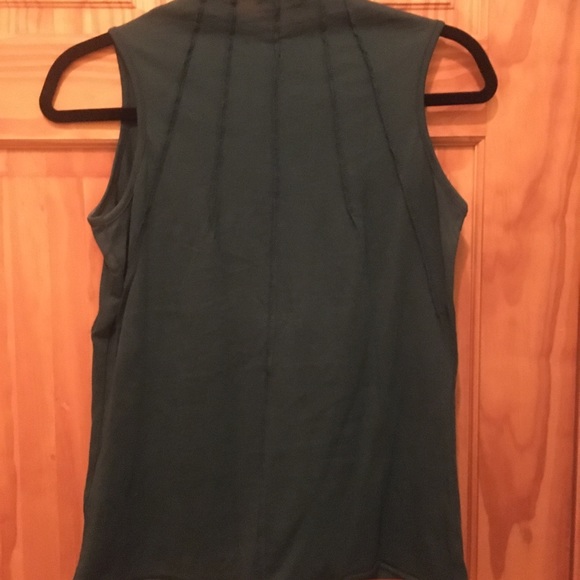 Camden&Shoes Sleeveless Top - Picture 4 of 6